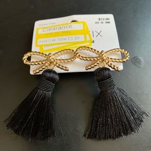 Brand new baublebar gold ribbon tassel earrings